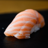 Sake nigiri